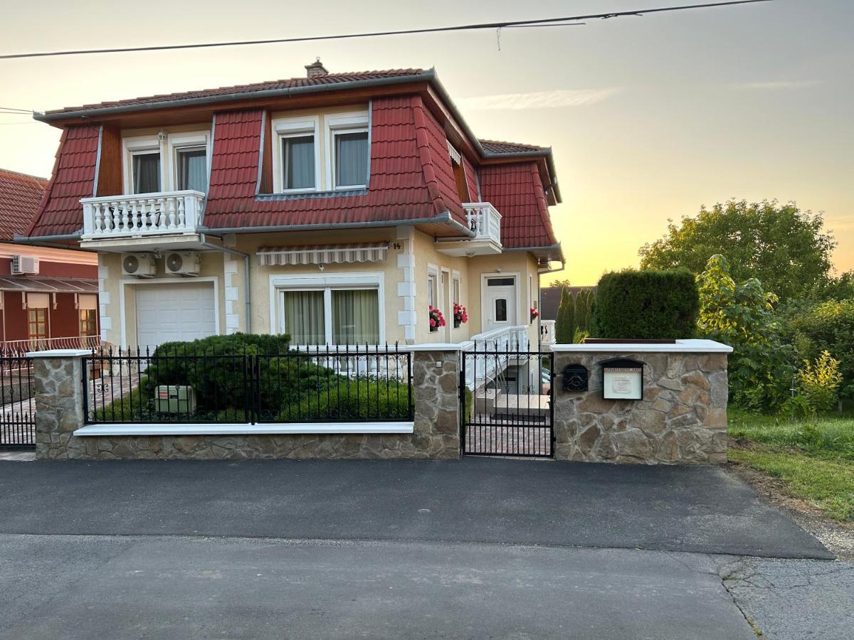 Jozsef Apartments House Zalakaros Eksteriør billede